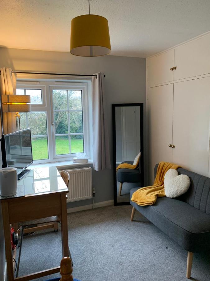 The Holly Tree Bed & Breakfast Cambridge  Exterior photo